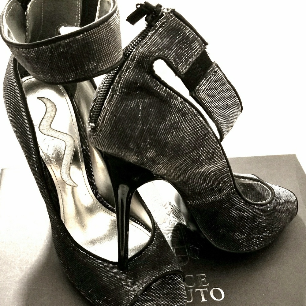 Black sparkly heel